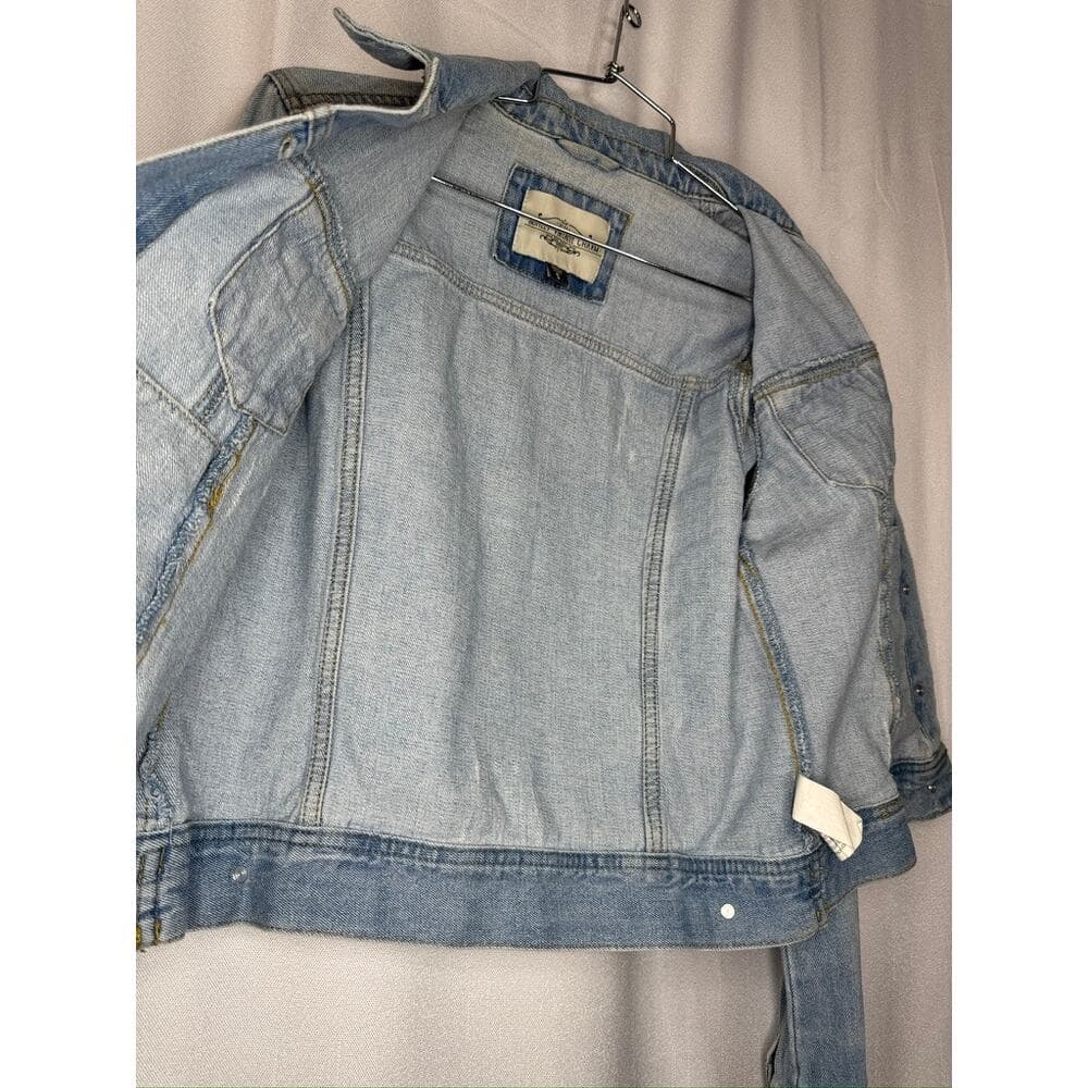 436. Ashley Vintage Charm Light Wash Denim Jacket Size S - Thumbnail 2