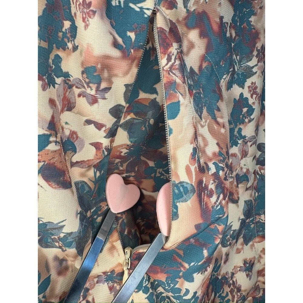 418. Carhartt Modern Fit Floral Print Scrub Top Size L - Thumbnail 5