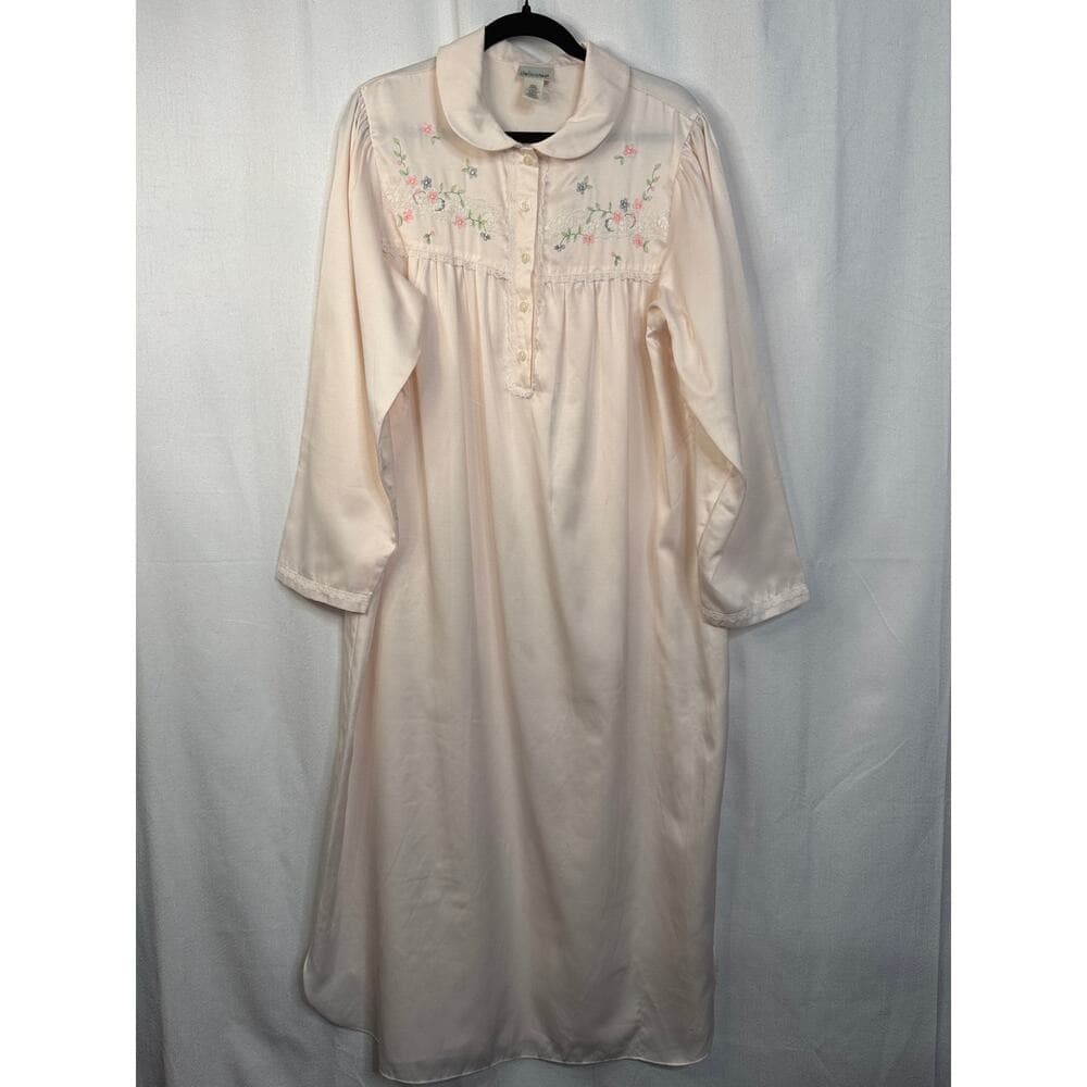 353. Delicates Embroidered Lace Trim Nightgown Sleep Dress Large