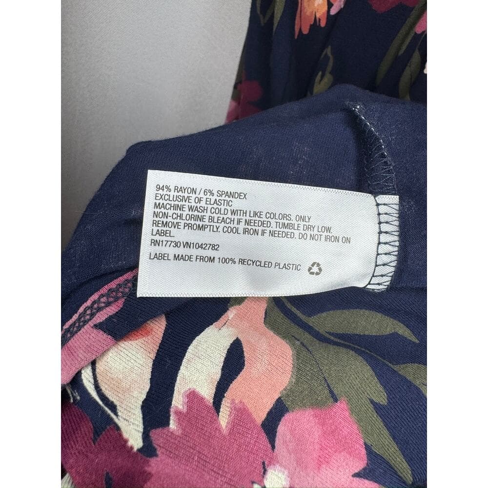 377. Isabel Maternity by Ingrid & Isabel Floral Maxi Dress Size Medium - Thumbnail 3