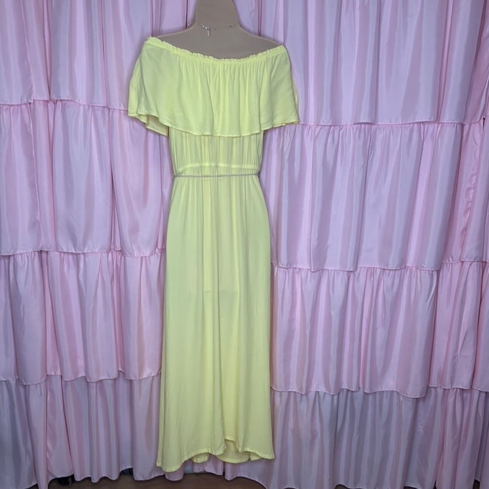 102. Elegant Yellow Off-the-Shoulder Maxi Dress with Rope Waist Tie - Thumbnail 3