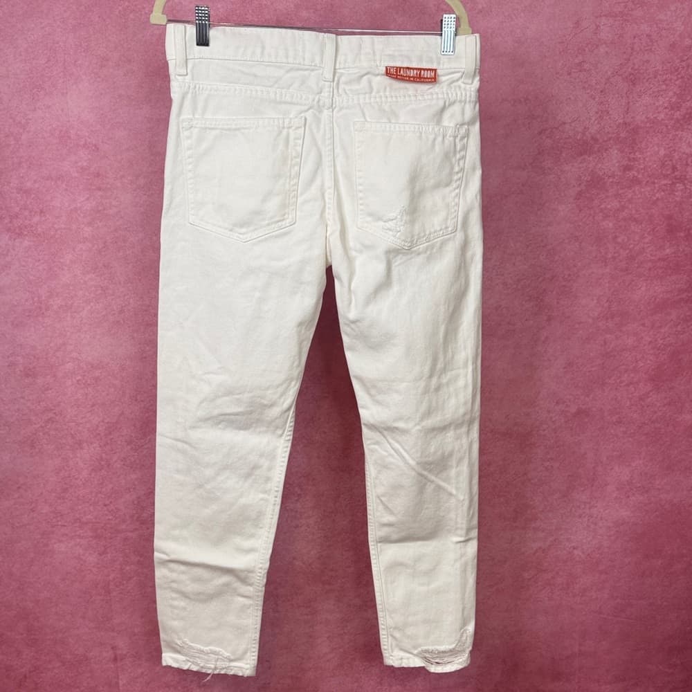 145. The Laundry Room California Distressed White Jeans Size 28 NWOT - Thumbnail 2
