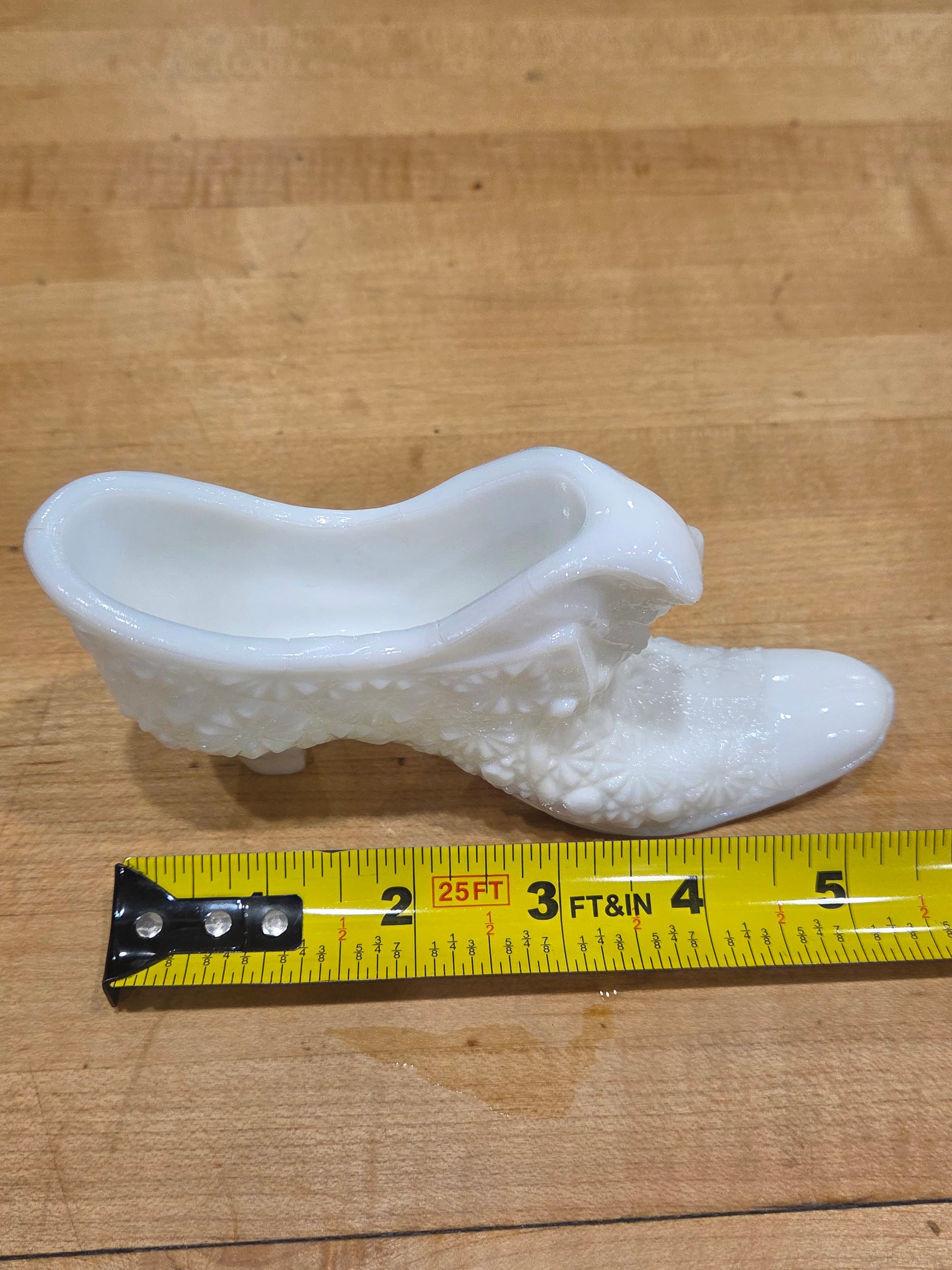Vintage Fenton White Milk Glass Daisy and Button Slipper Shoe Cat Head Figurine - Thumbnail 4