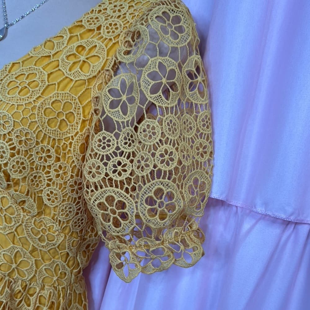 86. GILLI Beautiful Yellow Lace Midi Dress – Size Small - Thumbnail 5