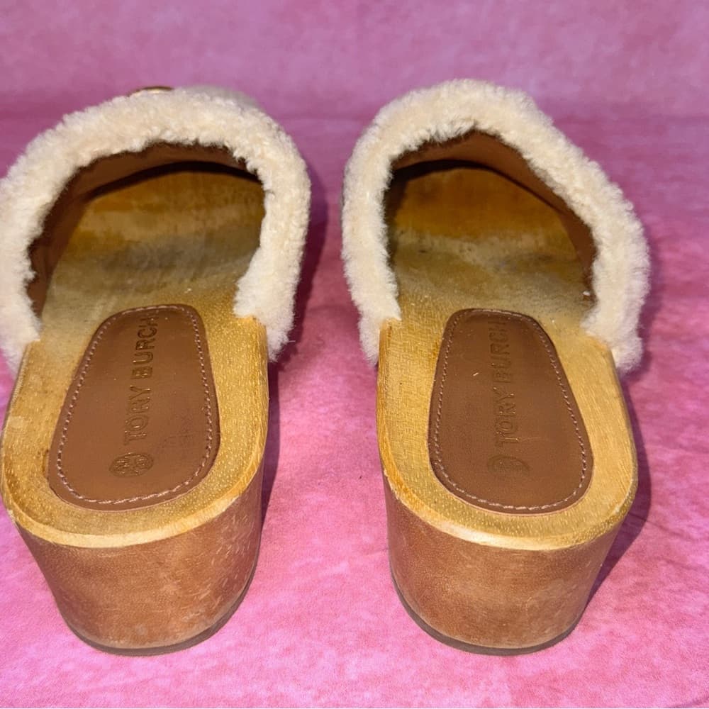 271. Tory Burch Shearling Chain Clog Mules Wooden Heel 9.5M - Thumbnail 5