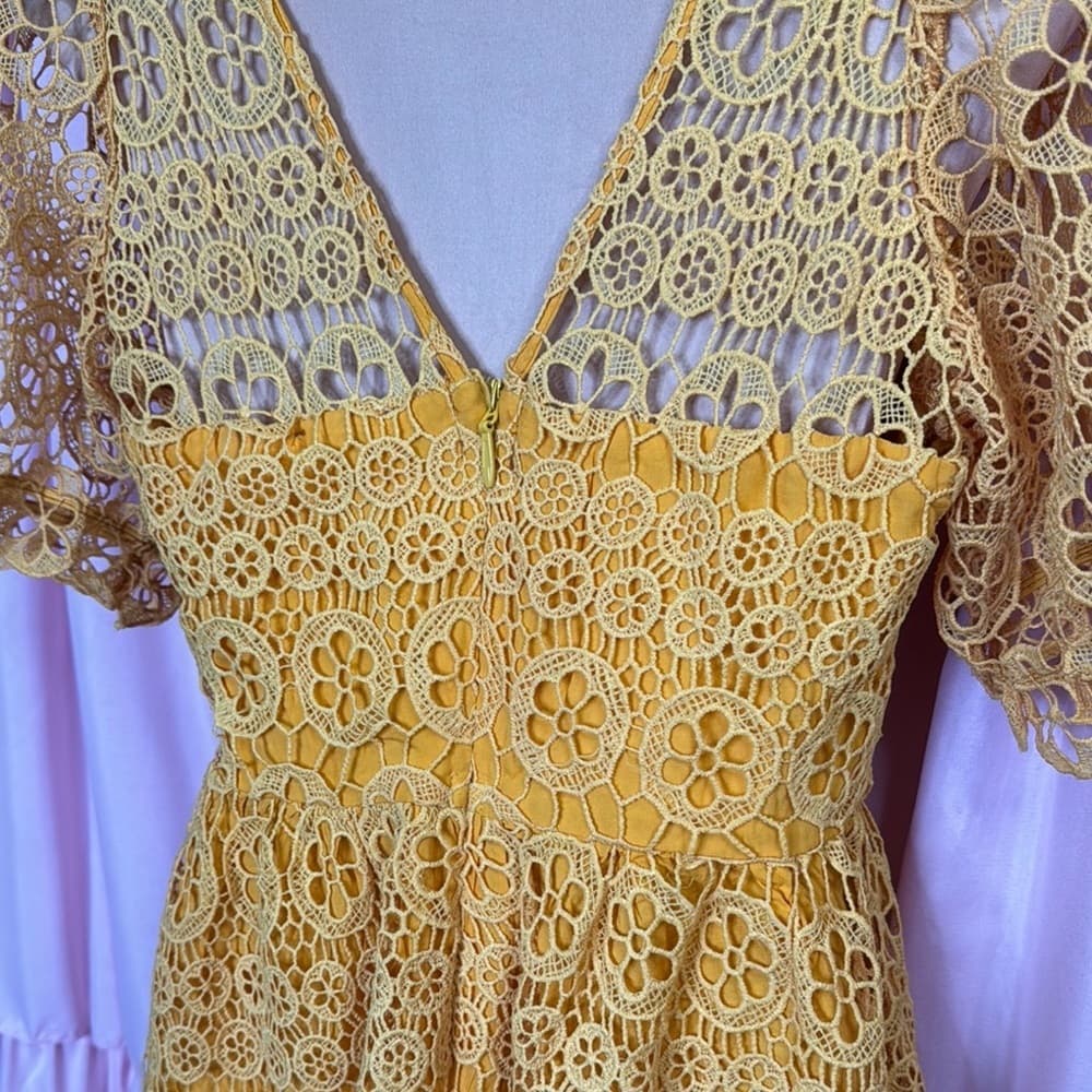 86. GILLI Beautiful Yellow Lace Midi Dress – Size Small - Thumbnail 3