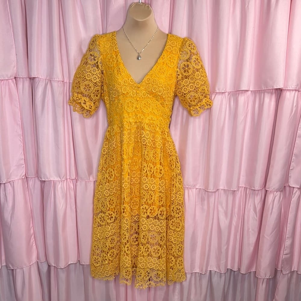 86. GILLI Beautiful Yellow Lace Midi Dress – Size Small - Thumbnail 9