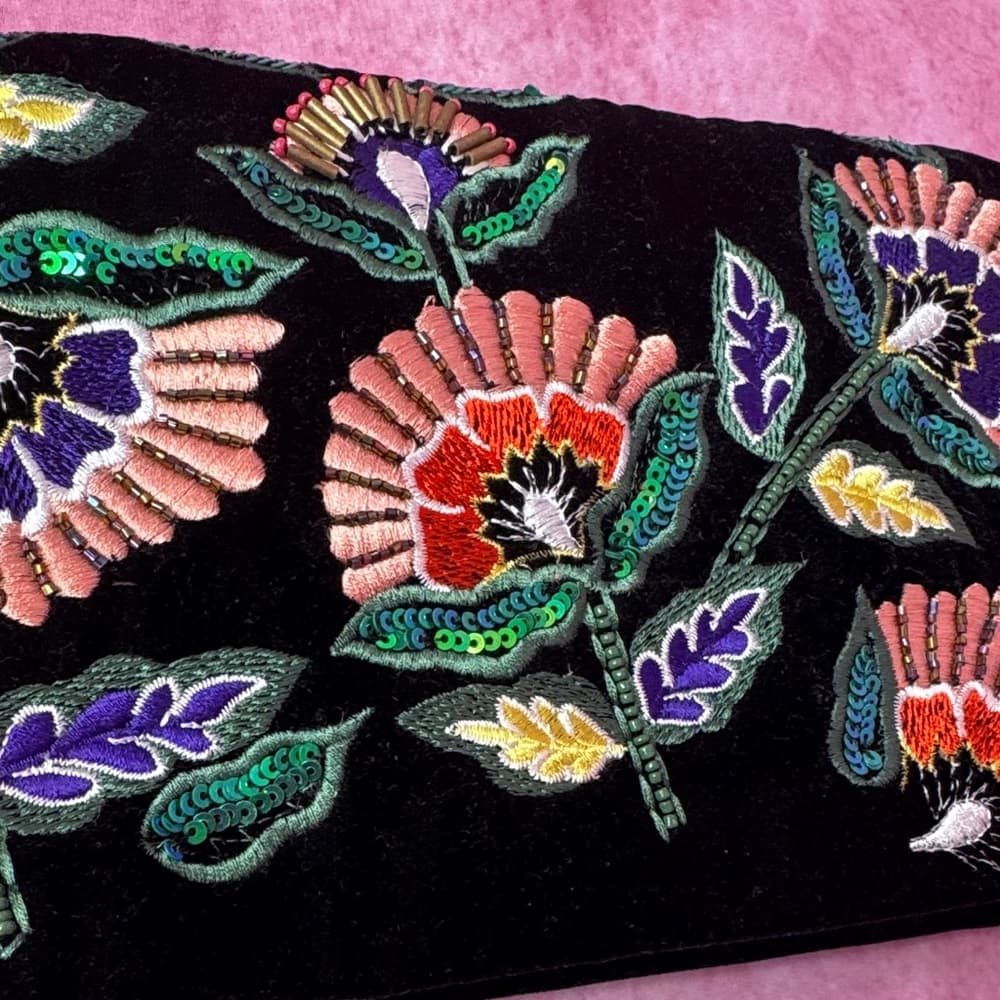 257. Francesca’s Embroidered Velvet Floral Clutch w/ Chain Strap - Thumbnail 3