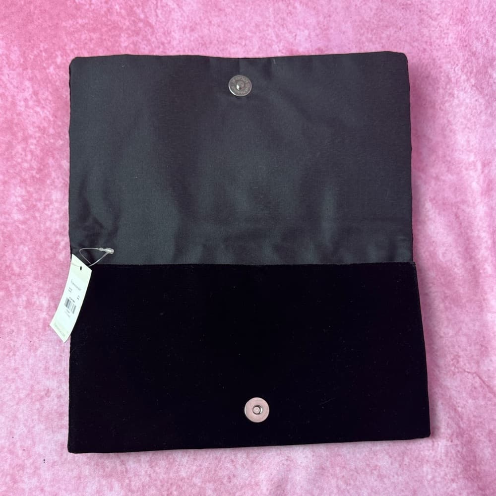 257. Francesca’s Embroidered Velvet Floral Clutch w/ Chain Strap - Thumbnail 5