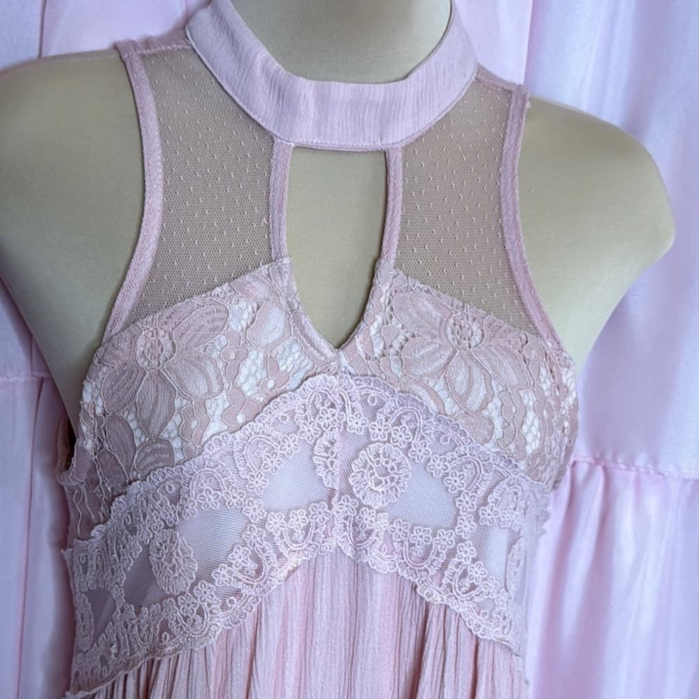 92. Chelsea & Violet Blush Lace High Neck Babydoll Dress XS - Thumbnail 5