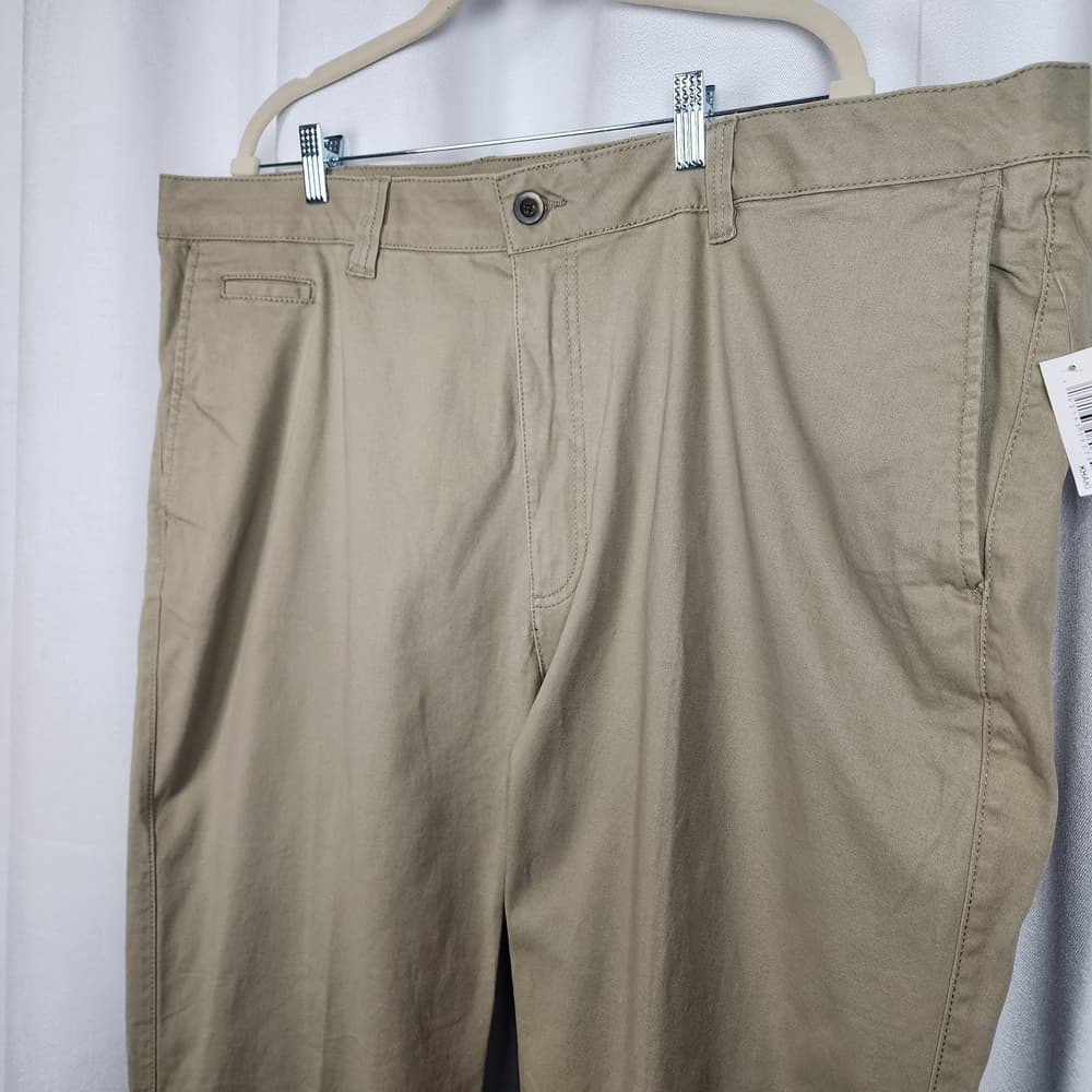 323. Amazon Essentials Men's Khaki Chinos