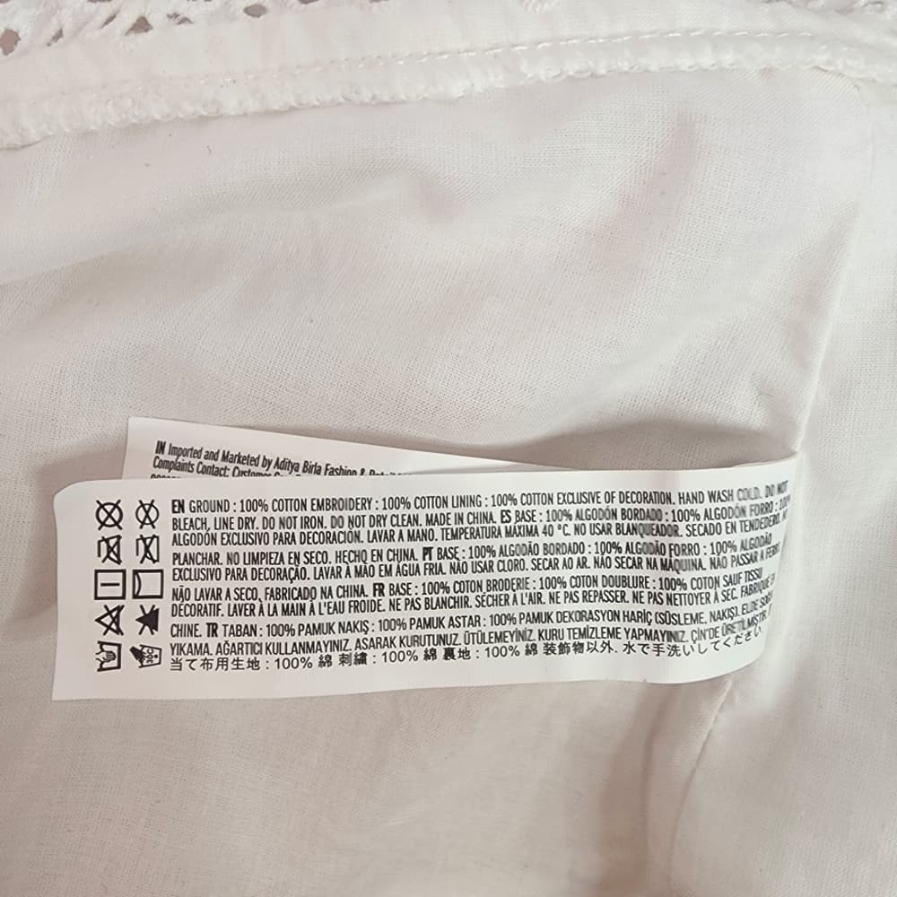 106. Forever 21, White Eyelet Bow Crop Top – Size Large - Thumbnail 5