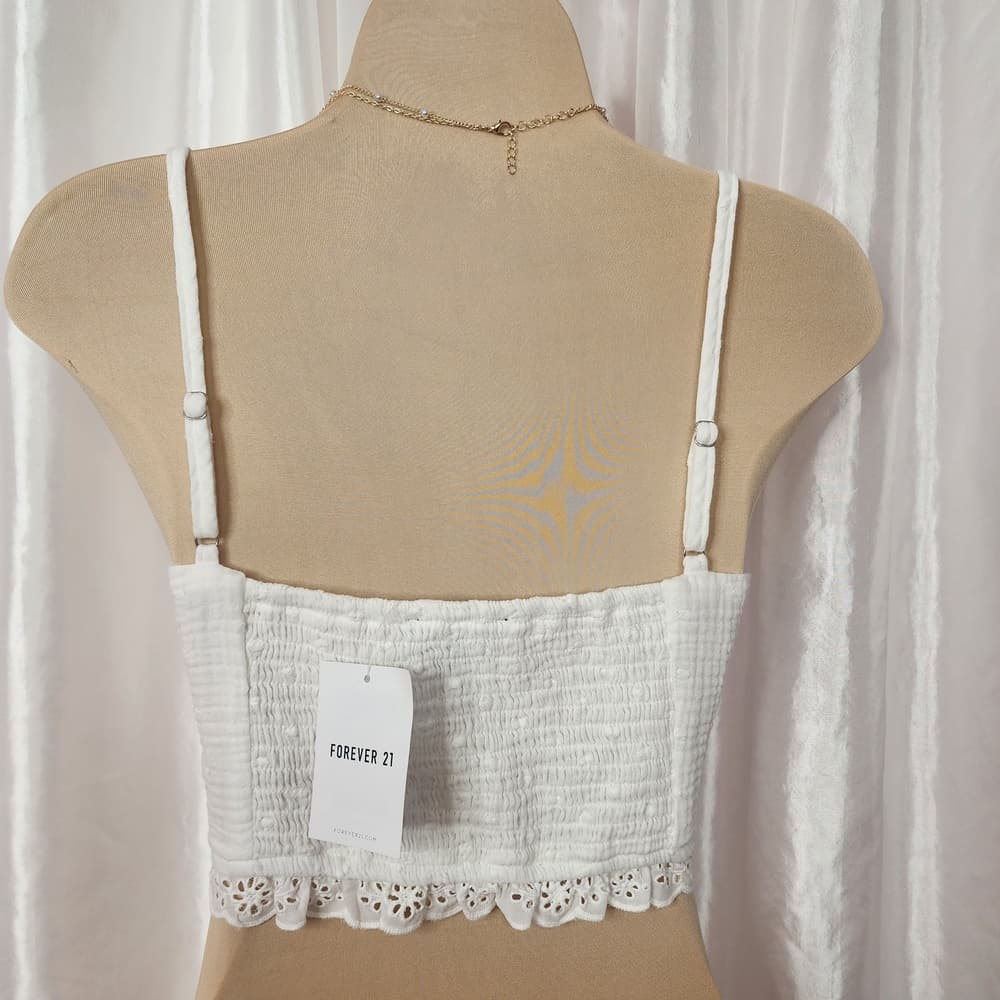 106. Forever 21, White Eyelet Bow Crop Top – Size Large - Thumbnail 2