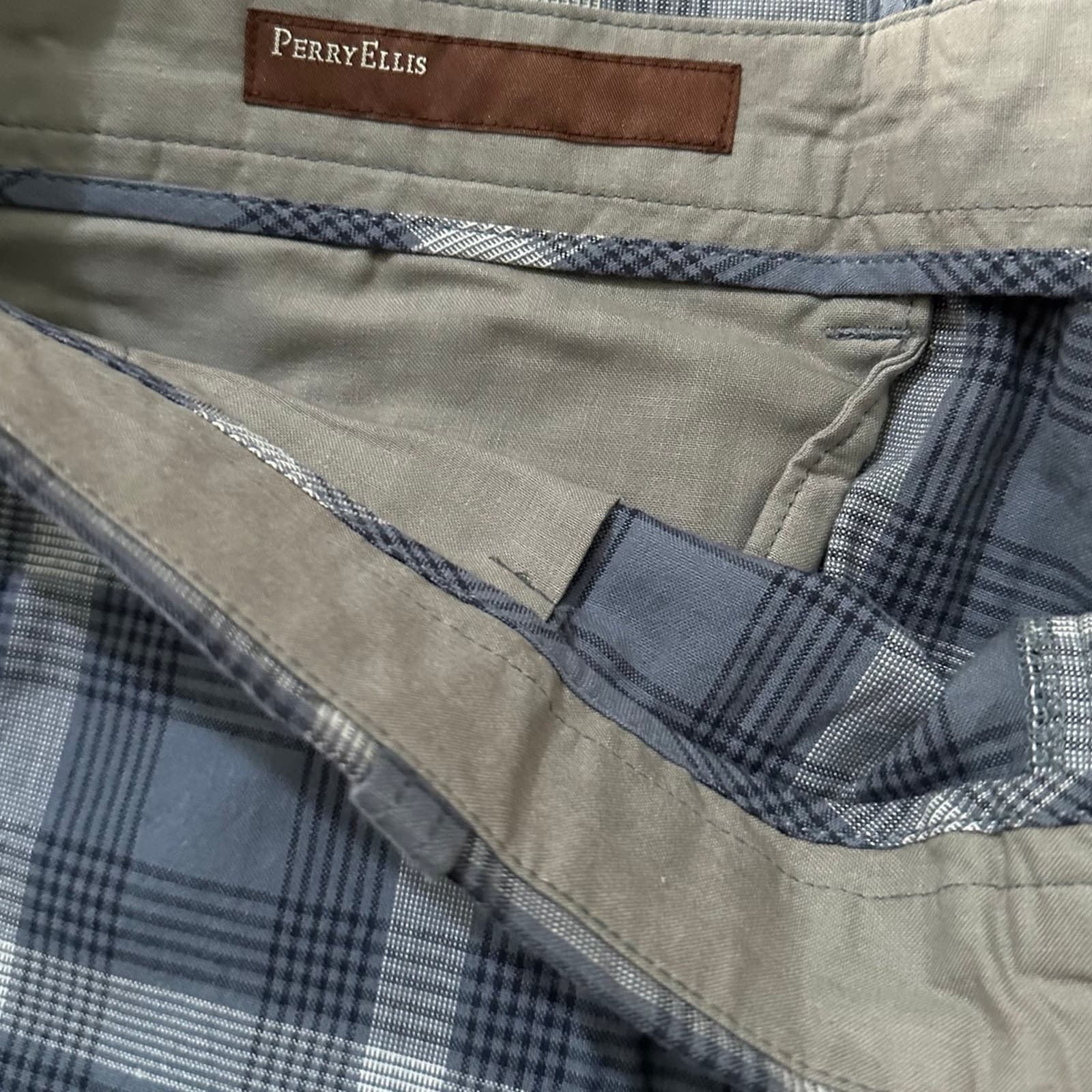 PERRY ELLIS SHORTS MENS 36W BLUE Marine PLAID New W Tag Ret $60 - Thumbnail 3