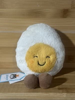 BNWT Jellycat Amuseables Blushing Boiled Egg 5.5” Retired