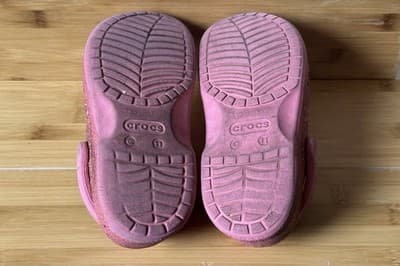 Girls crocs toddler size 11 pink sparkle Glitter - Thumbnail 6