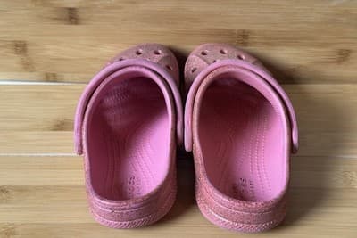 Girls crocs toddler size 11 pink sparkle Glitter - Thumbnail 3