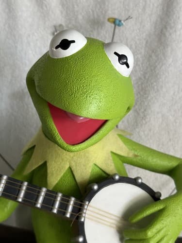 Disney "KERMIT THE FROG" Big Fig COSTA ALAVEZOS "Rainbow Connection" 18" STATUE - Thumbnail 3