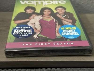 My Babysitter's a Vampire: Season 1 Sealed Read - Thumbnail 4