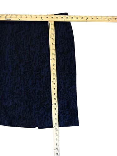 Kay Unger Woman’s Blue Black 2 piece Lined Suit Skirt set size 4 - Thumbnail 8