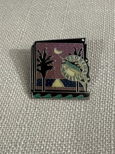 MLB Florida Marlins Glow In The Dark Lapel Hat Pin 116/250 Limited Vintage