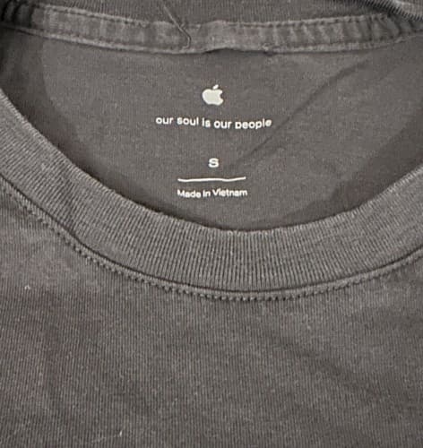 Apple Store Employee Shirt Grey Exclusive Unisex Small Logo RARE T-Shirt Graphic - Thumbnail 5