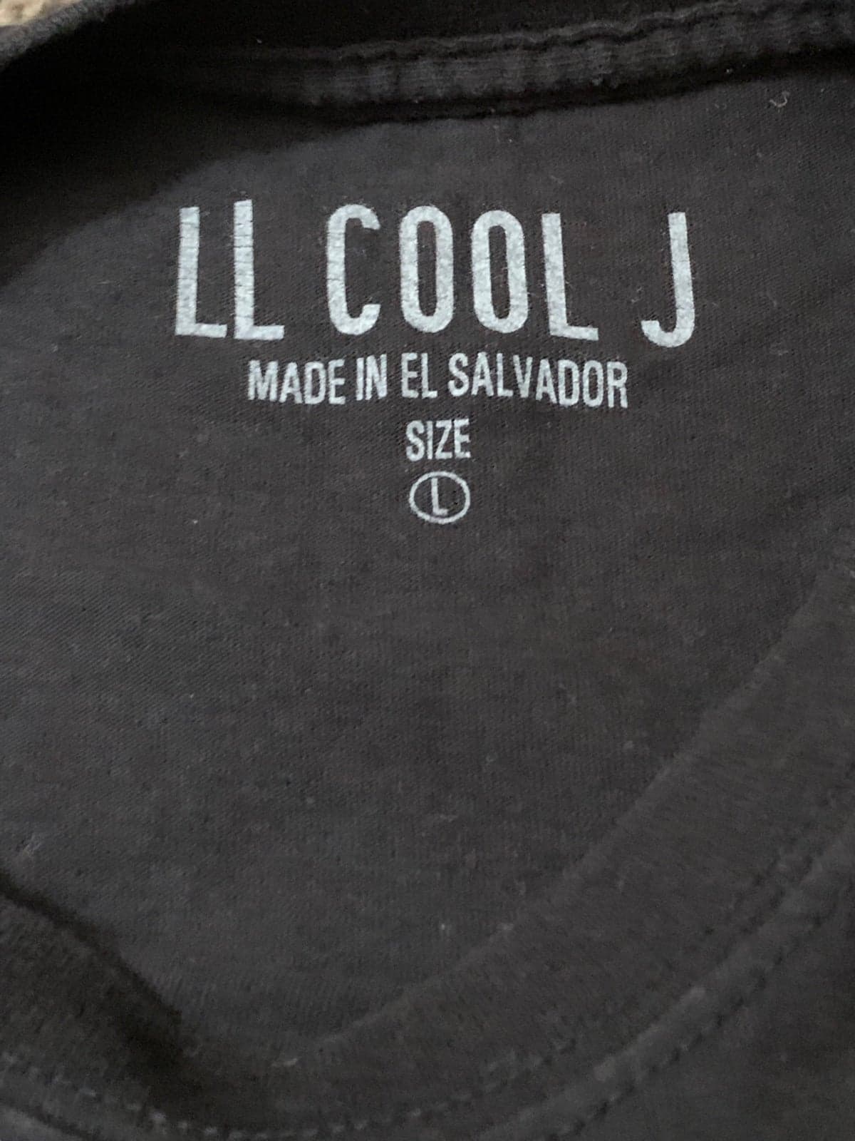 LL Cool J Men’s Graphic Logo T-Shirt size Large Black Gold Rap Tee streetwear - Thumbnail 3