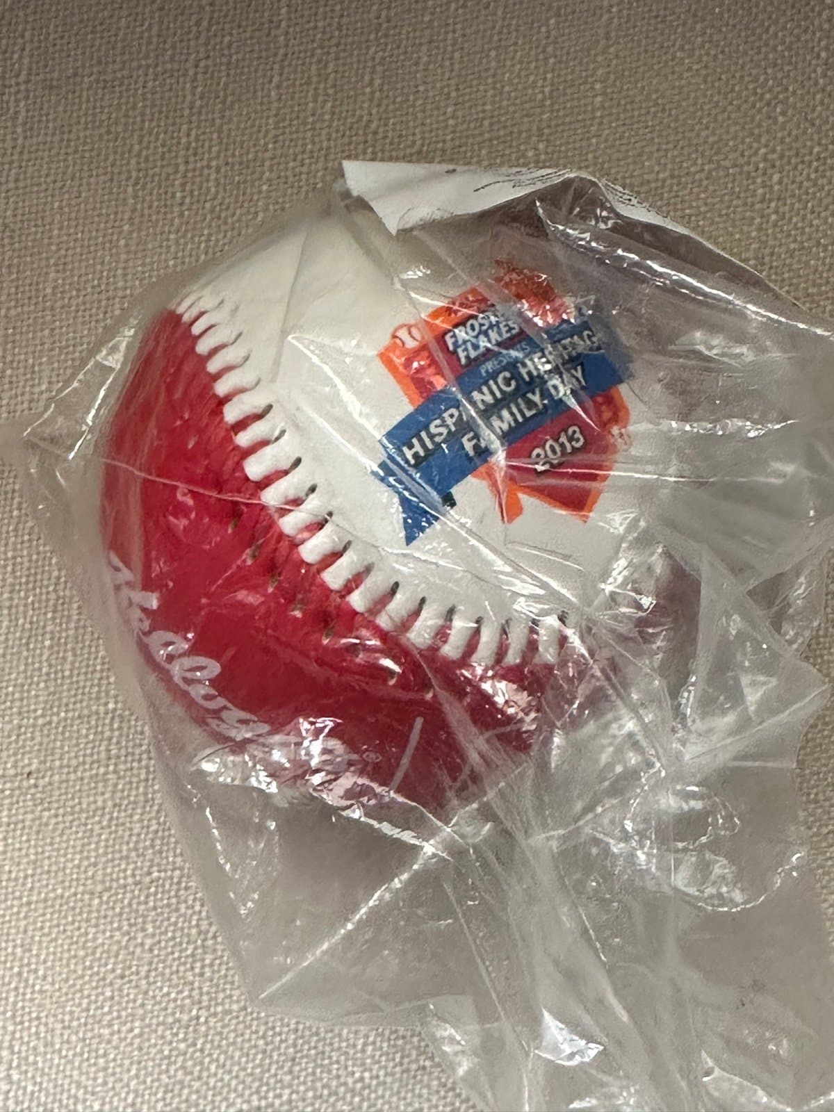 2013 Kellogg’s Frosted Flakes MLB HISPANIC HERITAGE FAMILY DAY Baseball - Thumbnail 2