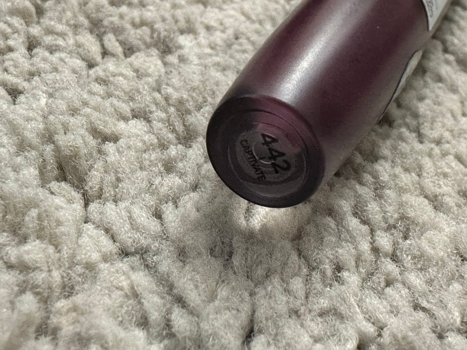 2 - L'Oreal Rouge Signature Lightweight Matte Lip Color Stain Sticks Captivate - Thumbnail 2