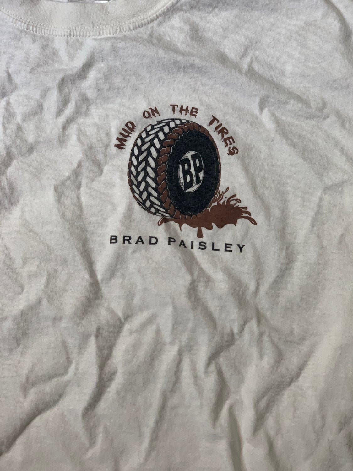 Brad Paisley Mud on the Tires Tour Concert Album T-Shirt - Thumbnail 4