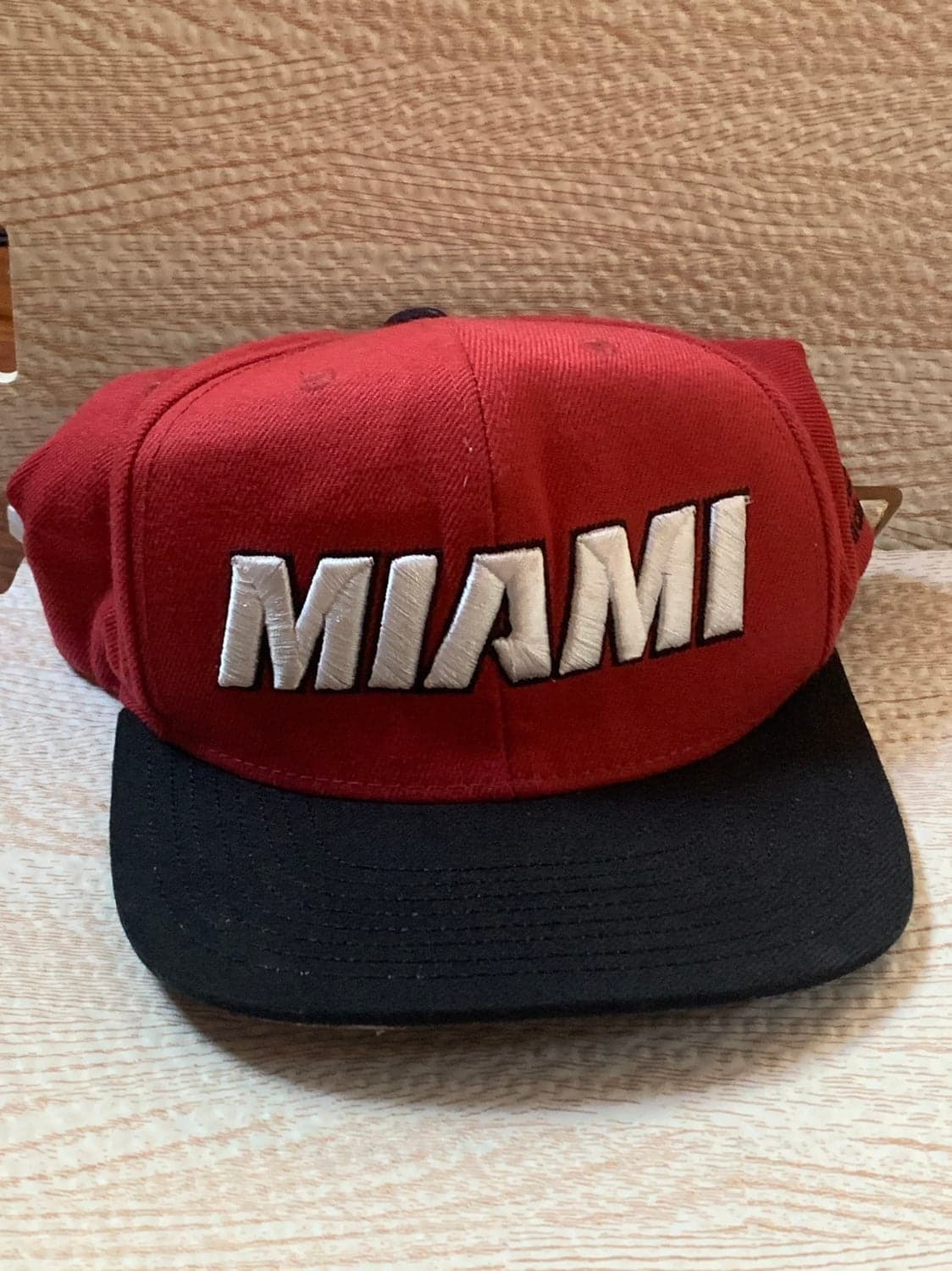 MIAMI HEAT CHEERLEADERS RARE SNAPBACK HAT ADIDAS NBA - Thumbnail 2