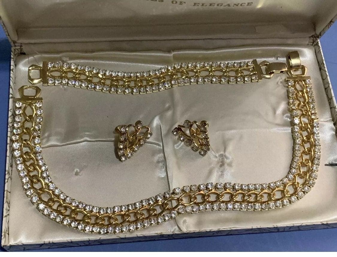Vintage Joann's Jewels of elegance - Thumbnail 2