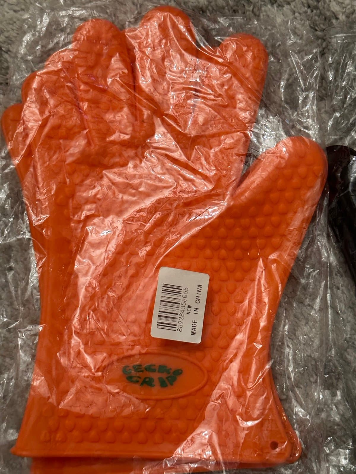 Lot 2 pair gecko grip silicone gloves orange and black - Thumbnail 3