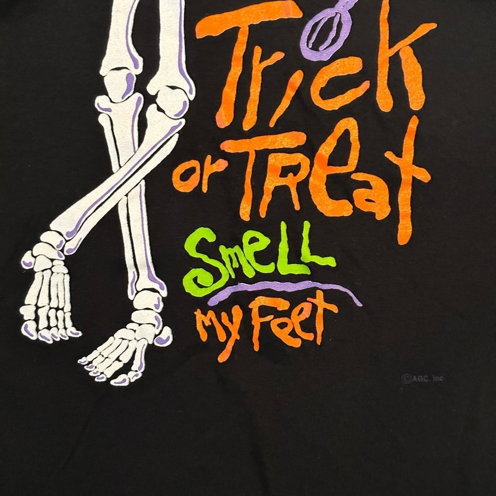 Vintage 1980s TRICK OR TREAT SMELL MY FEET HALLOWEEN T-SHIRT Horror Tee USA - Thumbnail 2