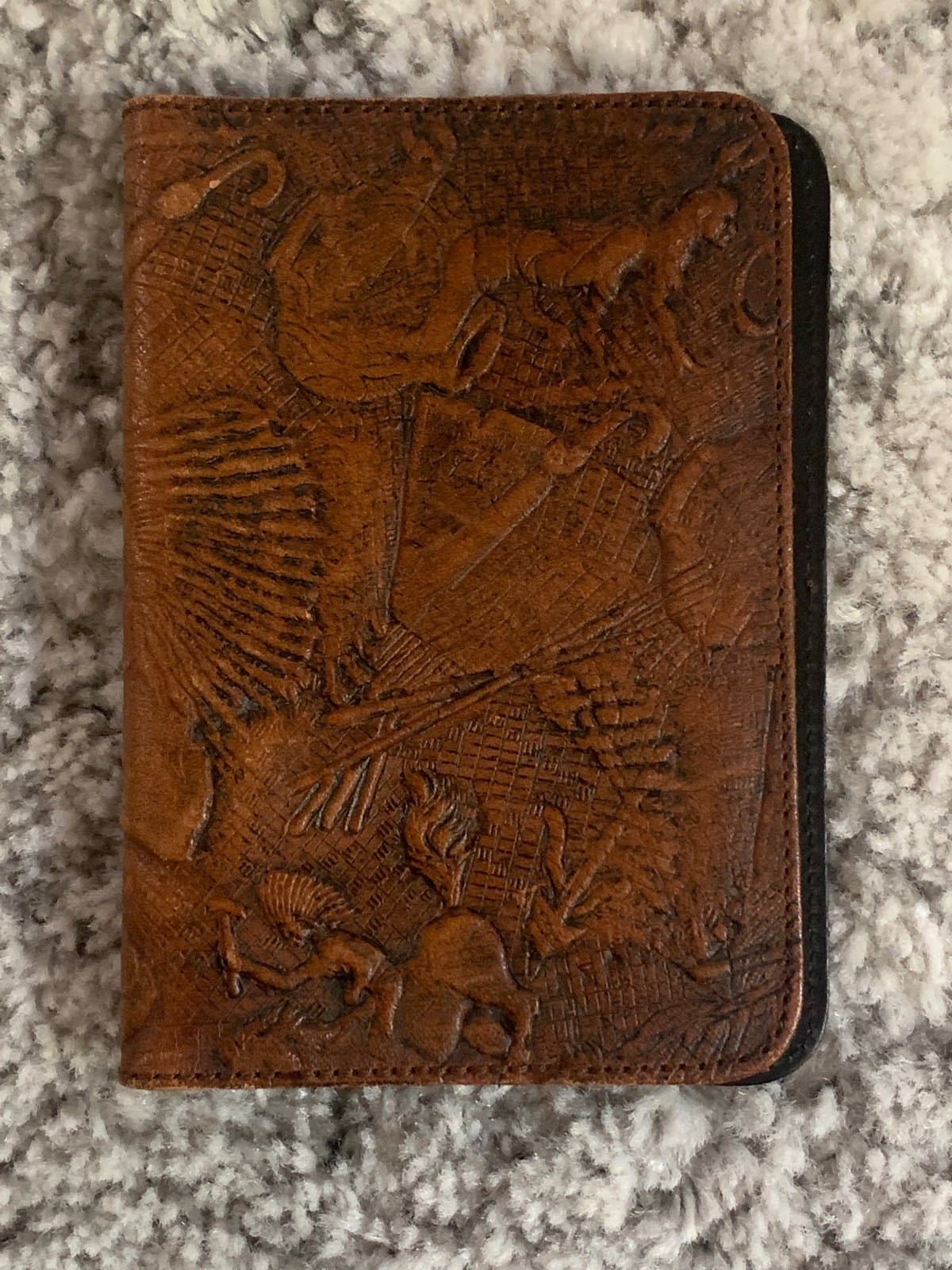 Vintage handmade Native American carved Leather Wallet - Thumbnail 5
