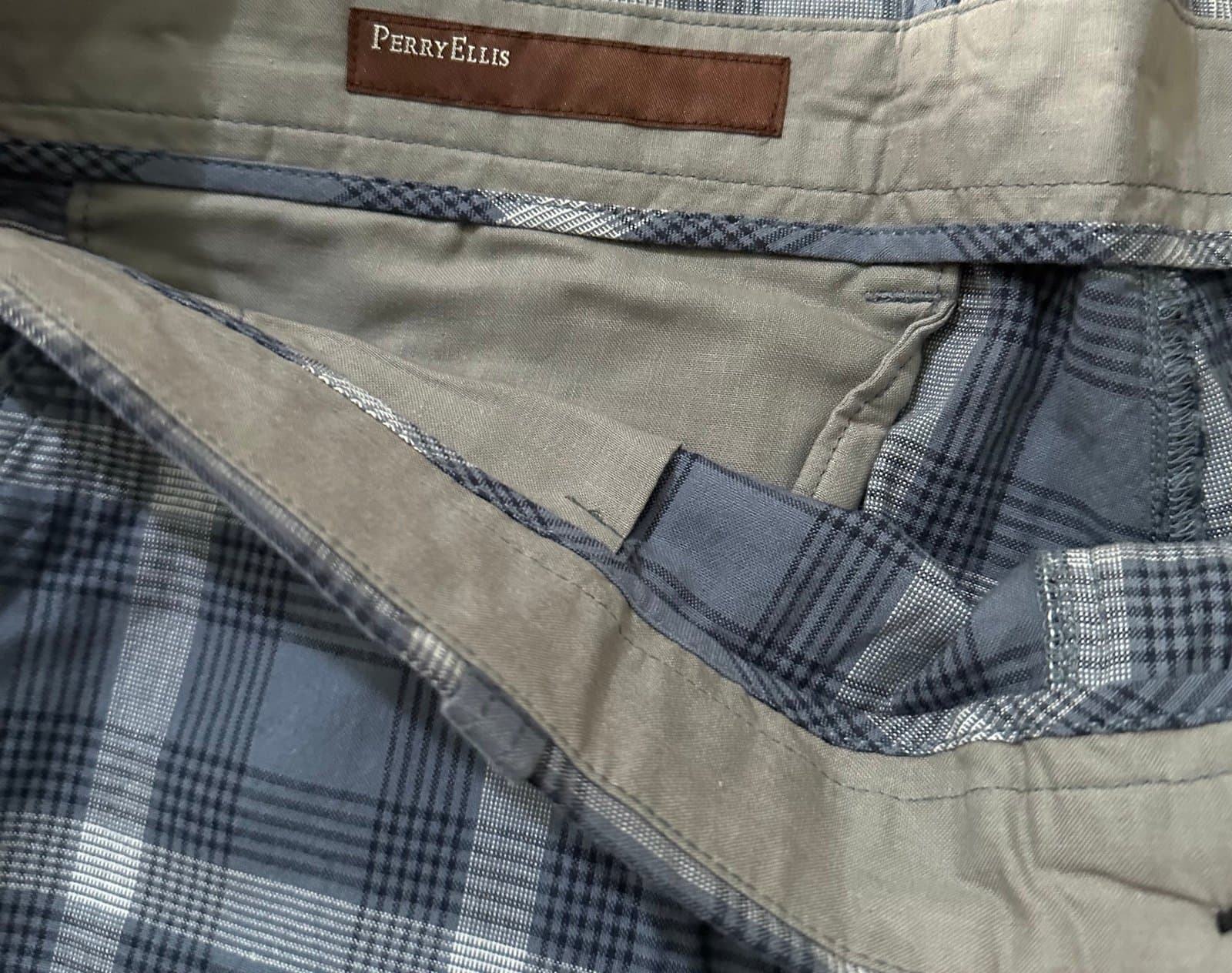 PERRY ELLIS SHORTS MENS 36W BLUE Marine PLAID - Thumbnail 3