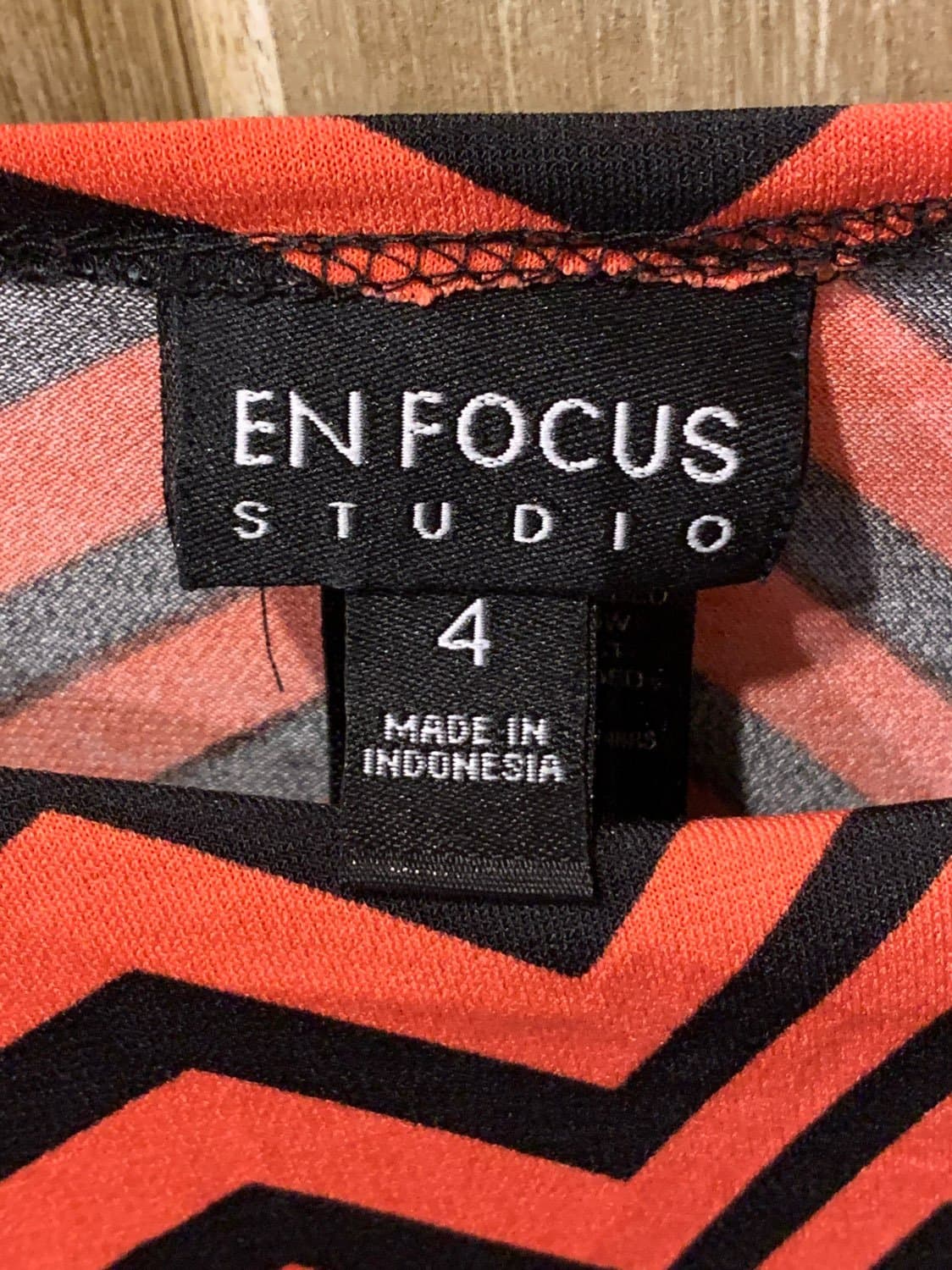 EnFocus Studio Dress Size 4 - Thumbnail 3