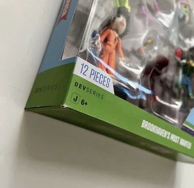 Roblox DevSeries BROOKHAVEN'S MOST WANTED 6 Action Figures Jazwares - Thumbnail 5