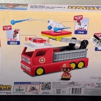 TileTown Fire Truck Lights & Sound Magnetic Tile Set - Thumbnail 2