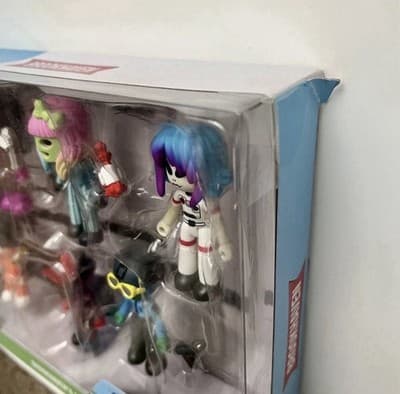 Roblox DevSeries BROOKHAVEN'S MOST WANTED 6 Action Figures Jazwares - Thumbnail 3