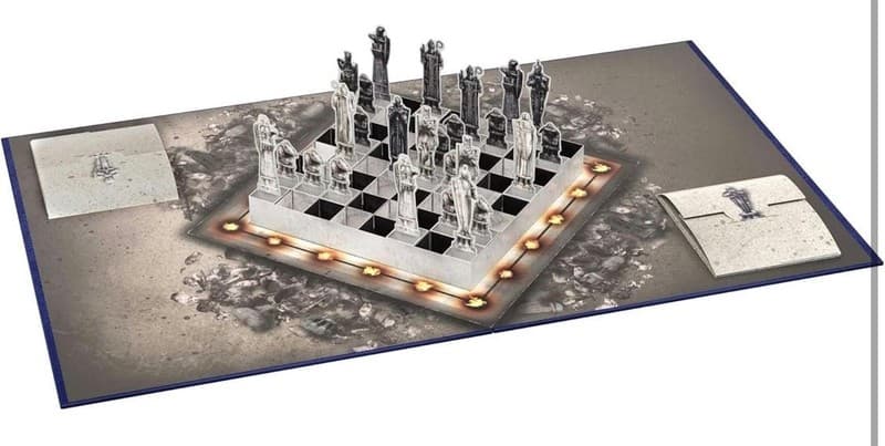 Harry Potter: The Pop-Up Wizard Chess Set by David Hawcock - Thumbnail 4
