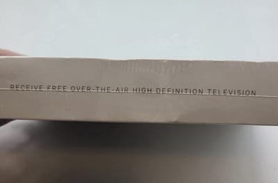 HDTV Antenna Plug and Play Multidirectional Reception Adhesive Mounted - Thumbnail 4