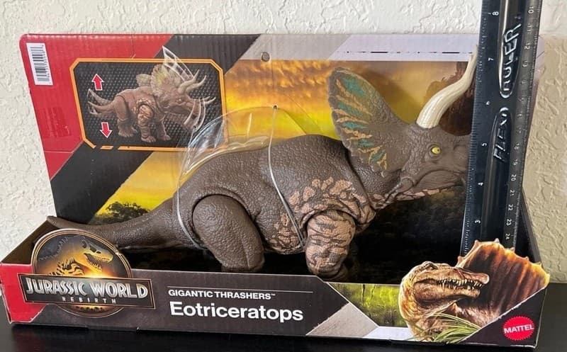 Mattel Jurassic World Rebirth Gigantic Thrashers Eotriceratops Dinosaur Action F - Thumbnail 6