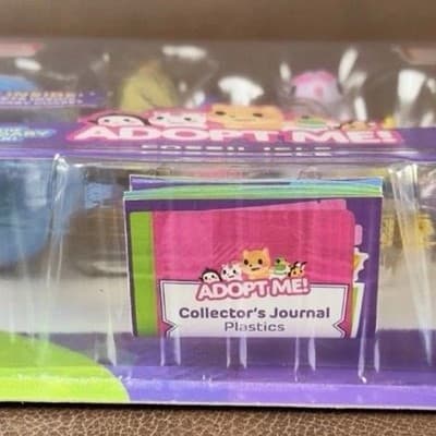 Adopt Me! Fossil Isle Mini Figure 6-Pack with Water-Reveal Egg and Virtual Item - Thumbnail 6