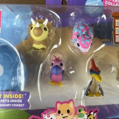 Adopt Me! Fossil Isle Mini Figure 6-Pack with Water-Reveal Egg and Virtual Item - Thumbnail 4