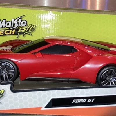 Maisto Tech R/C 1:24 Street Series Ford GT Remote Control Car, Red