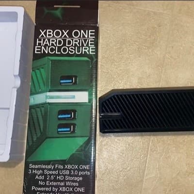 Xbox One Hard Drive Enclosure & 3-Port USB 3.0 Media Hub - Thumbnail 2