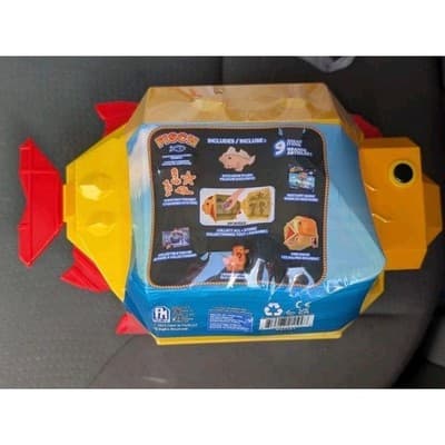 PhatMojo Fisch Captain's Goldfish Mystery Bundle with 9 Items Brand new - Thumbnail 3