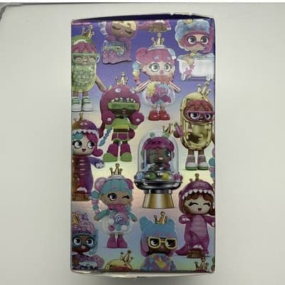 XOX KWEENIE Quirky Queens Doll & Case 2024 New SEALED. - Thumbnail 4