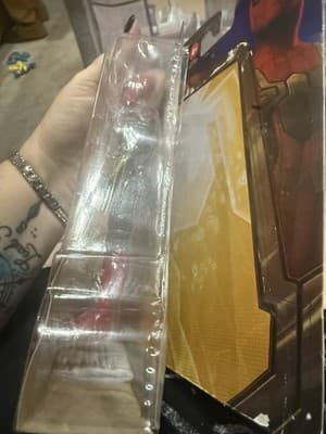 🕷✅ Hasbro Marvel Mystery Web Gear Integrated Suit Spider-Man 6" Action Figure - Thumbnail 3